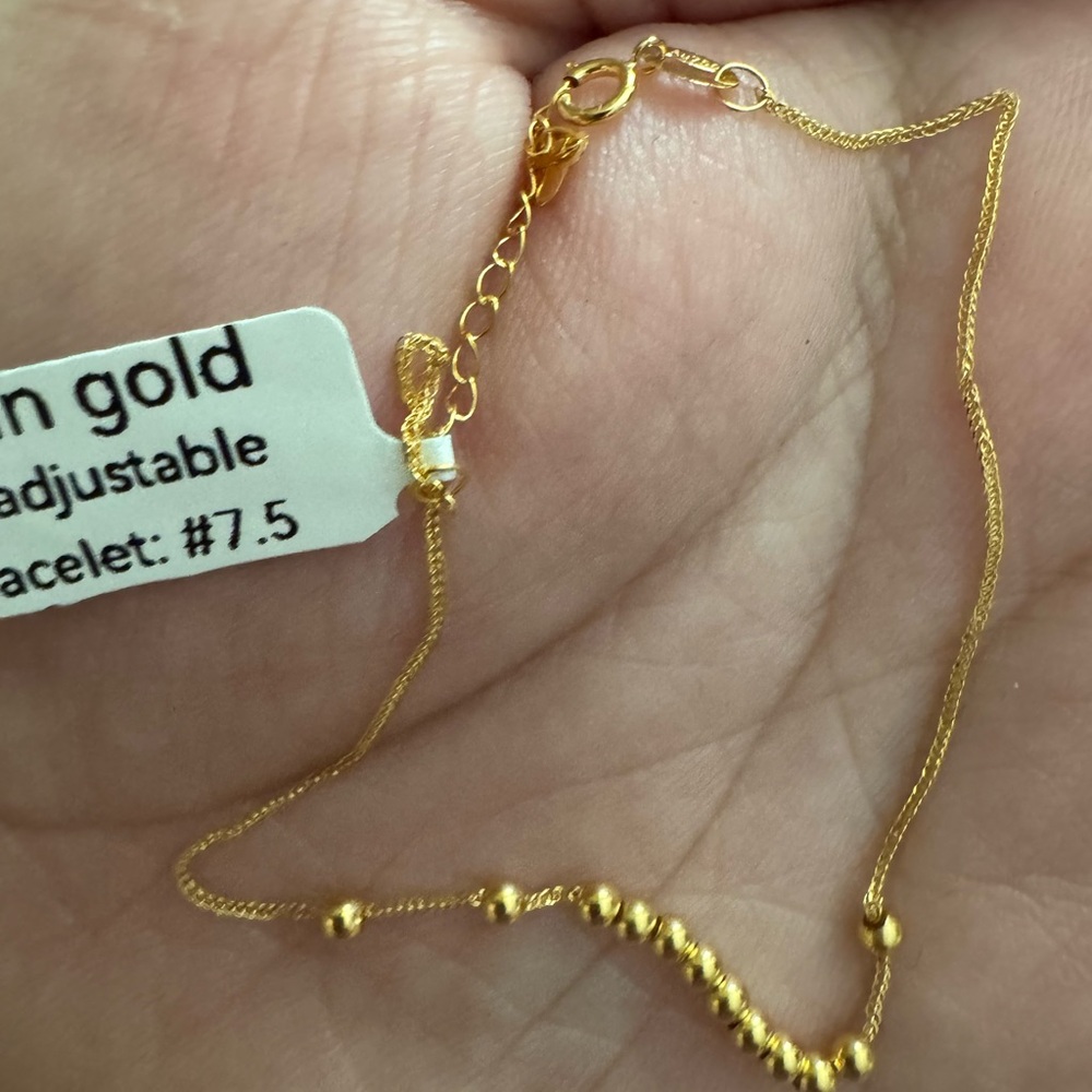 Elegant Gold Adjustable Bracelet